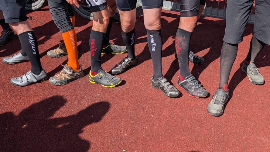 Partnerschaftliche Unterstützung des IEF-Werner-Teams durch Kompressionstrümpfe der Ofa Bamberg GmbH, ebenfalls Teil der INDUS Holding AG.