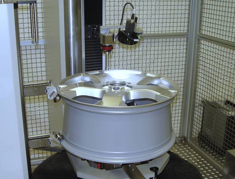 Lab wheel gauging machine R2010 | IEF-Werner GmbH
